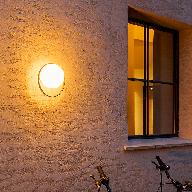 Circ Wall Light, White Poly with Rust Ring, LED, Triac Dim, IP55