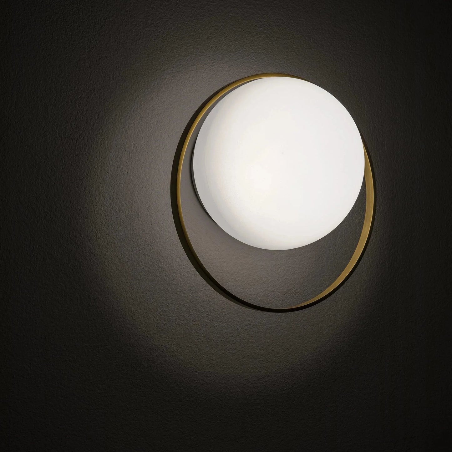 Circ Wall Light, White Poly with Rust Ring, LED, Triac Dim, IP55