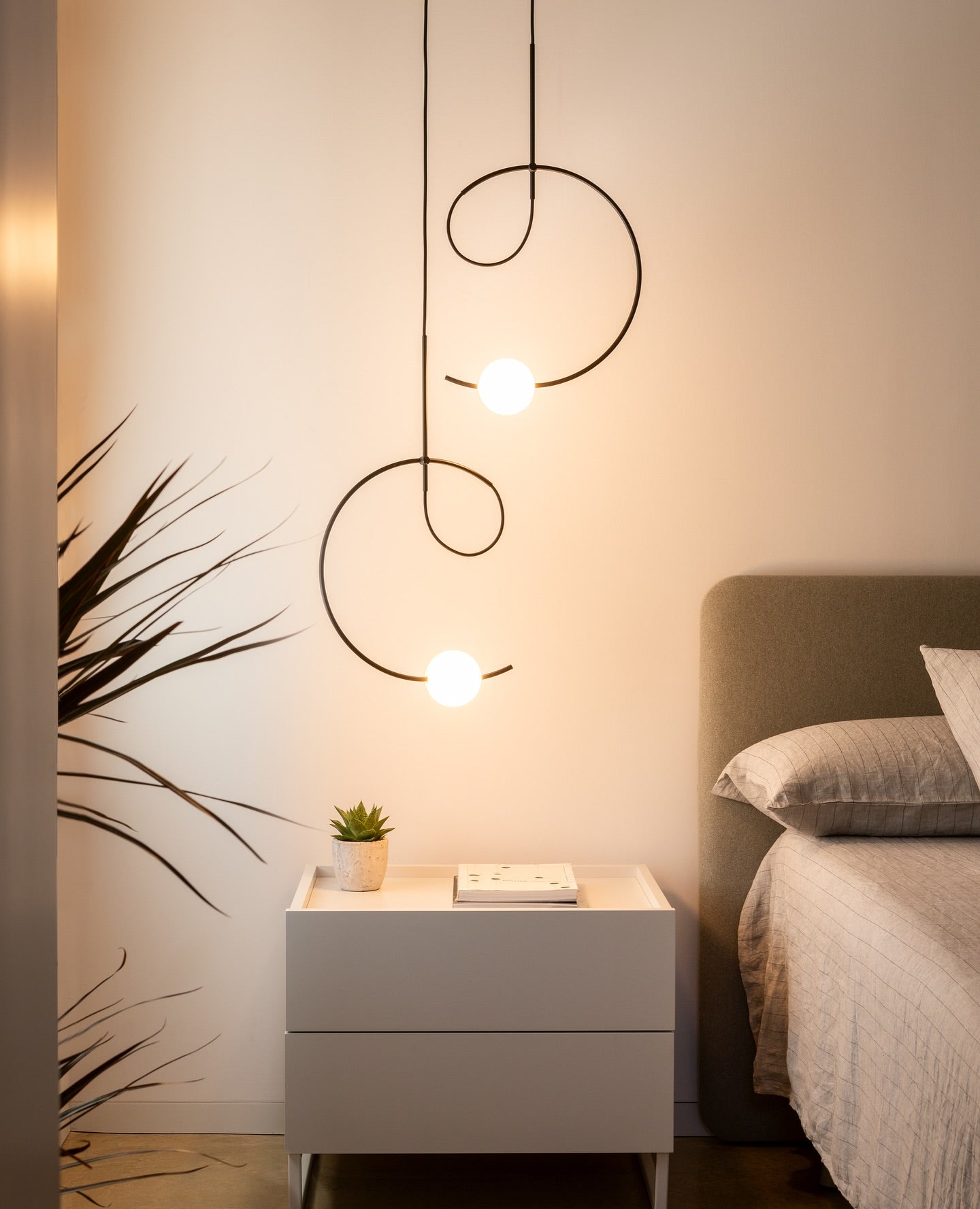 Loop Pendant, 6 Light Cluster, White Glass with Gold, LED, Triac Dim, IP20