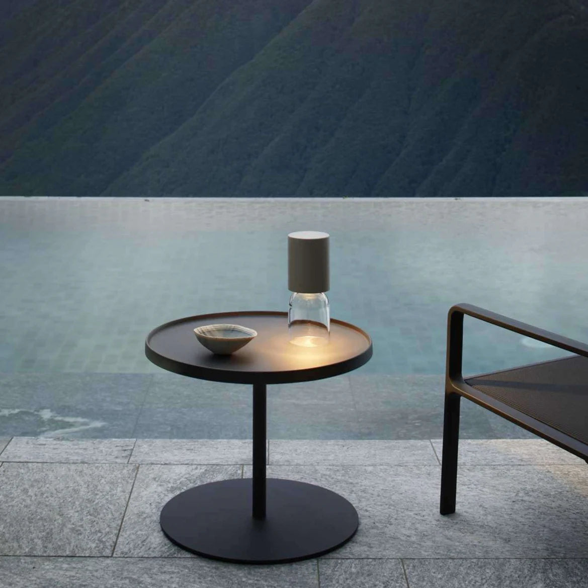 Nui Mini Wireless Table, White Shade, LED, Touch Dim, IP54