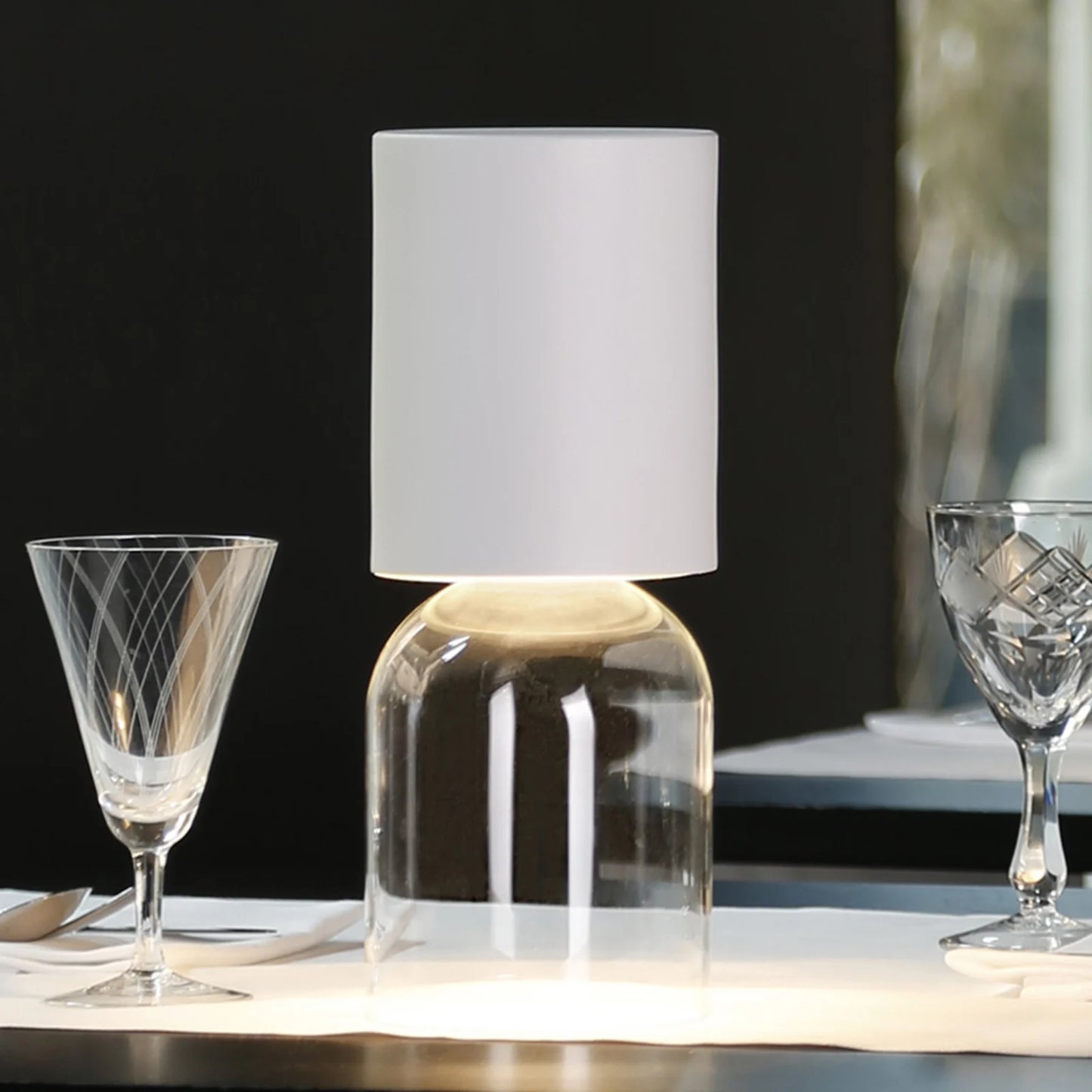 Nui Mini Wireless Table, White Shade, LED, Touch Dim, IP54