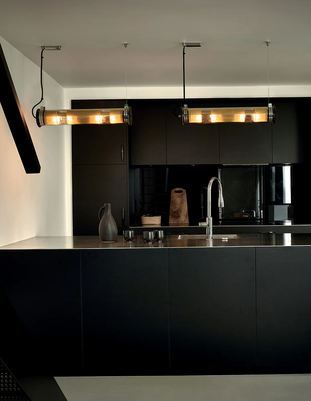 Tube Bulb Pendant, Linear Vertical, 132 cm, Silver Reflector No Mesh, E27, IP64