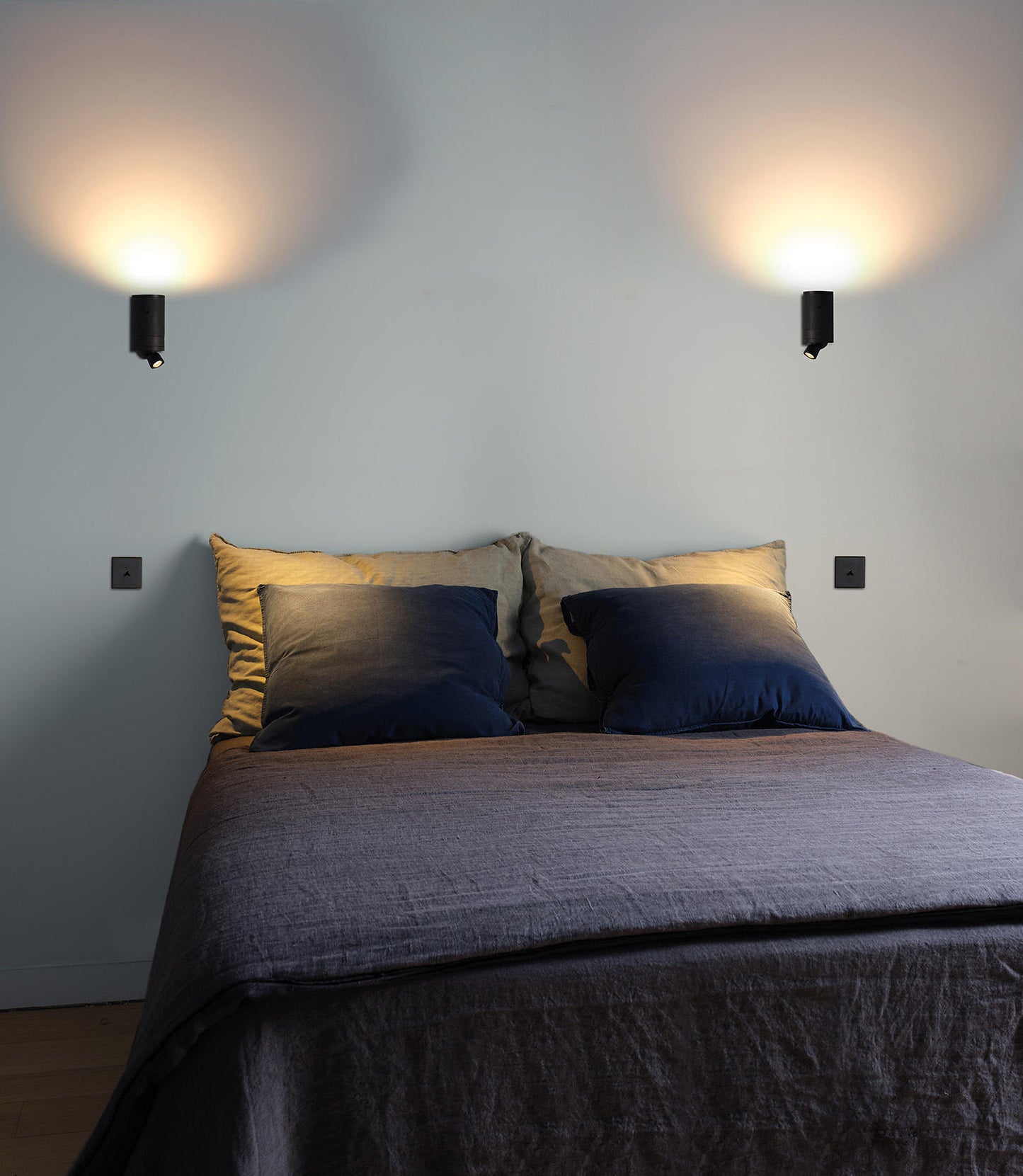Vision Omni Adjustable Reading Wall, Black, LED, Thumbswitch Dim x1, IP20