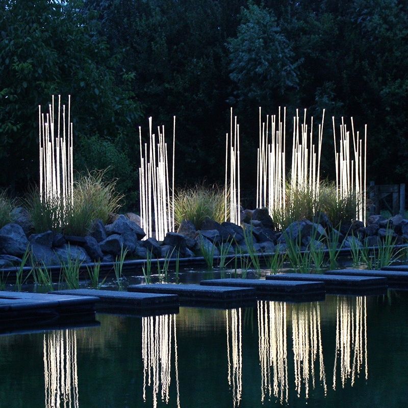Outdoor floor lamps