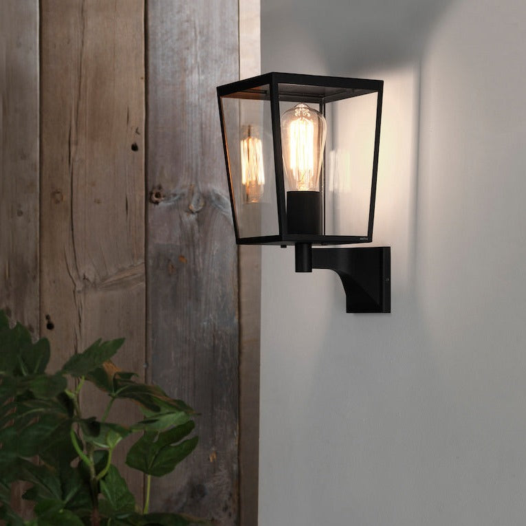 Farringdon Wall Light, E27, IP44