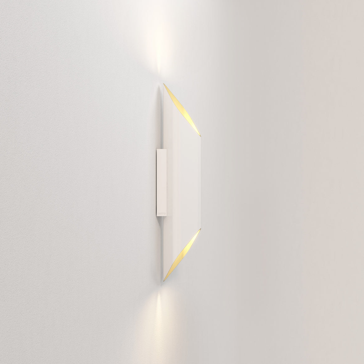 Ako Wall Light, White and Gold, LED, Phase Dim, IP20