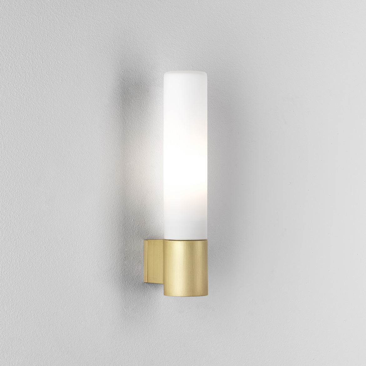 Bari Wall Light, Matte Gold, G9, IP44