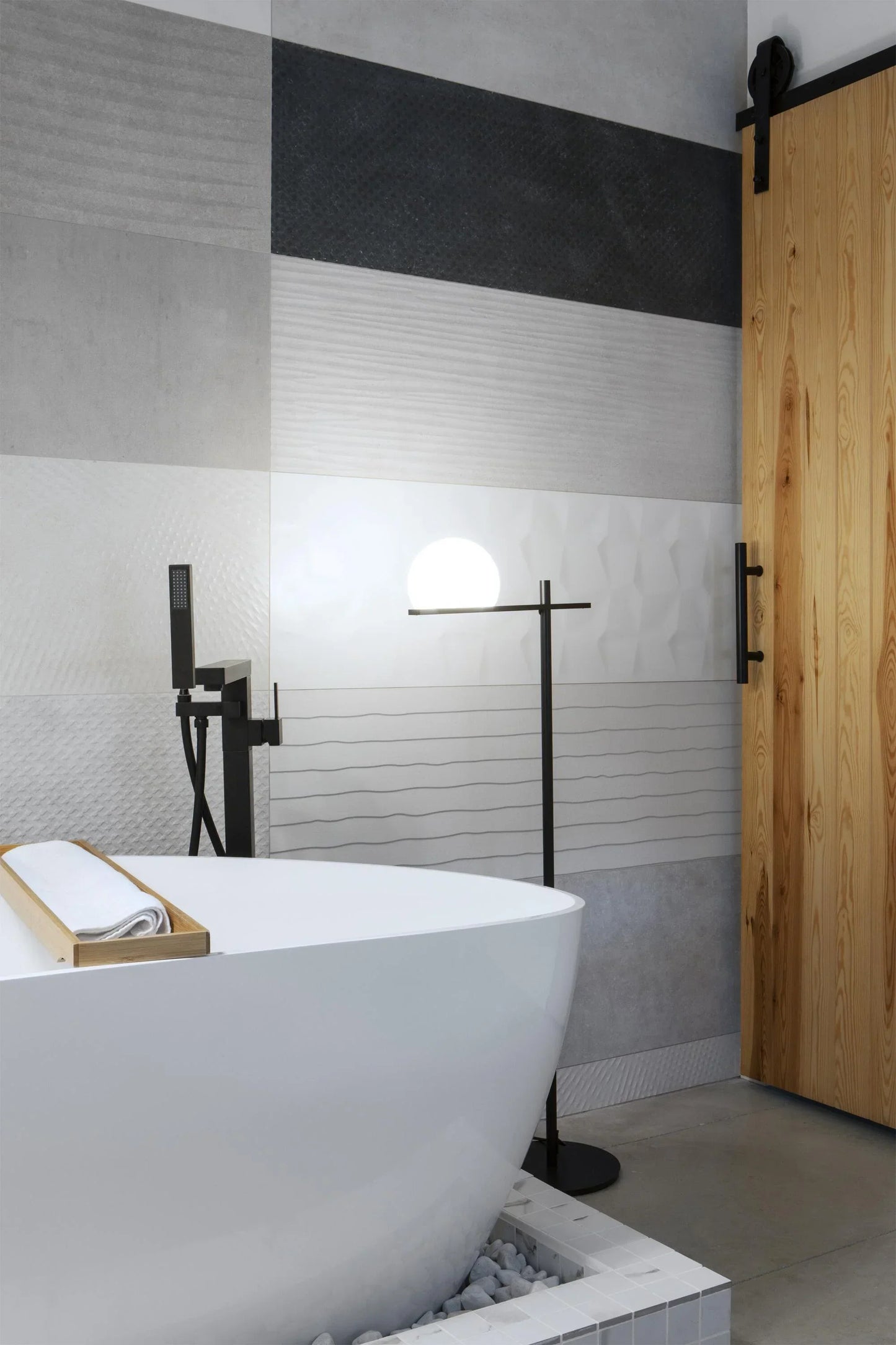 Circ Floor Lamp, Poly Shade with Rust Body, LED, IP55