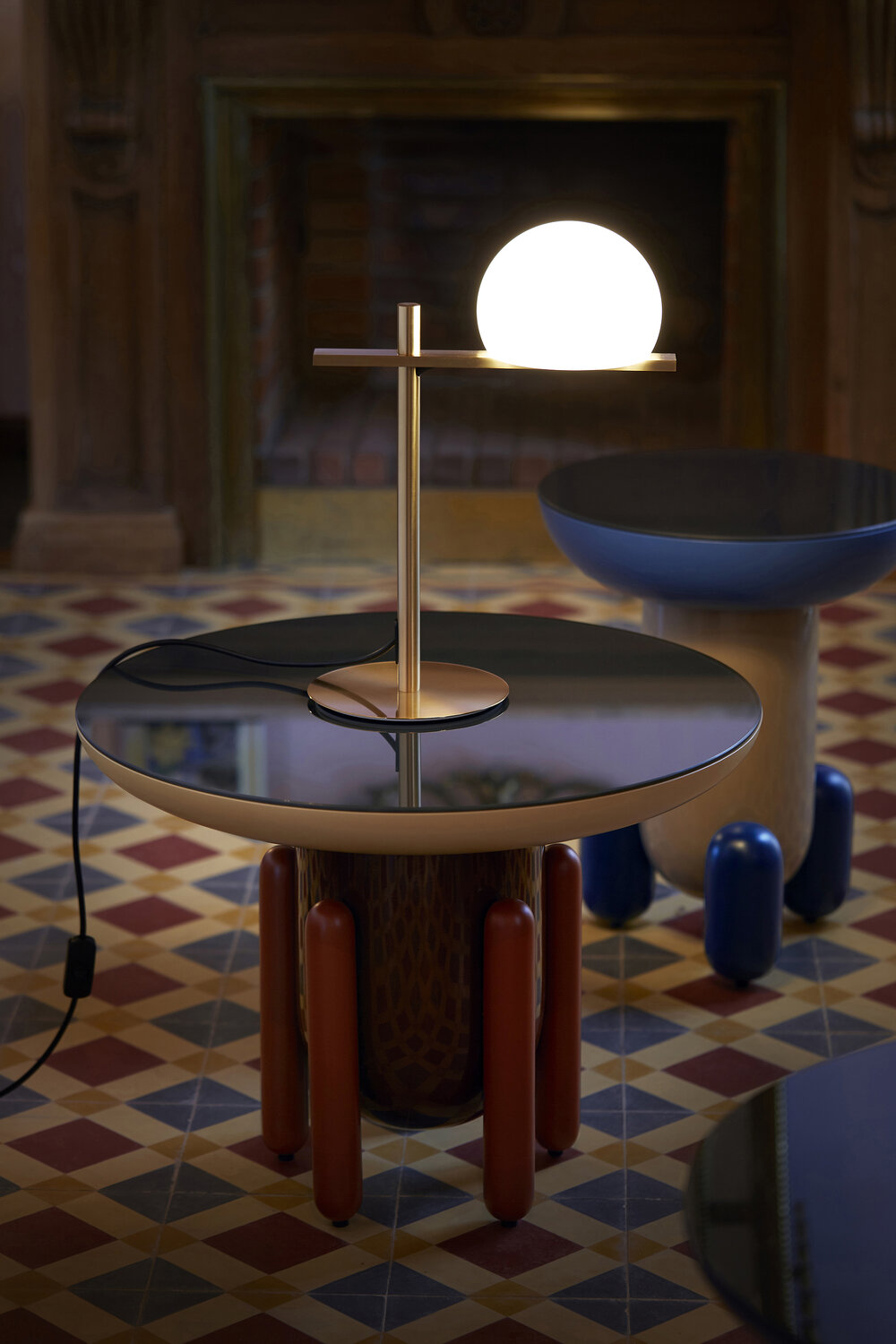 Circ Table Lamp, Glass Shade with Satin Gold, LED, IP20
