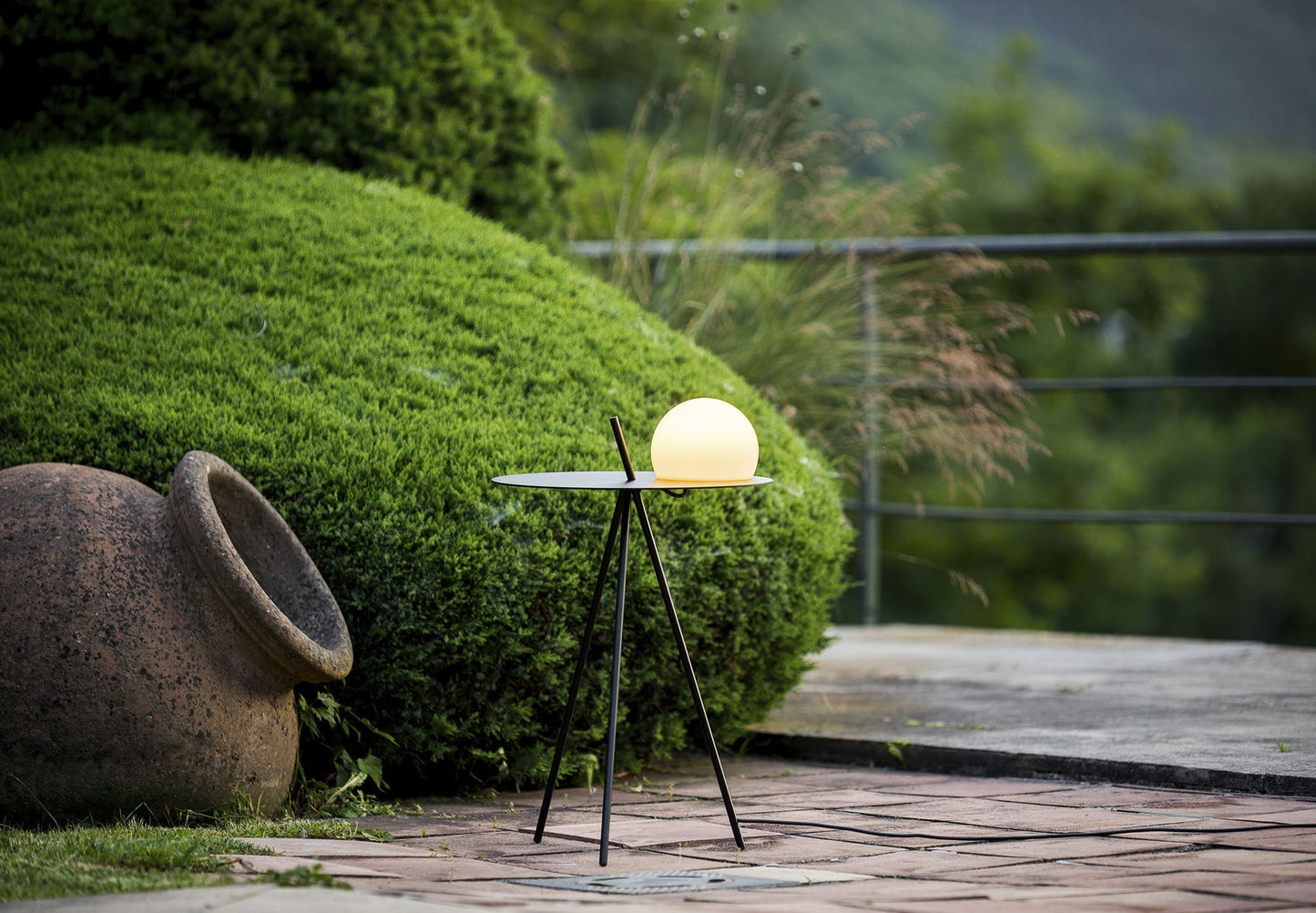 Circ Table with Built-In Light, Glass Shade, LED, IP20
