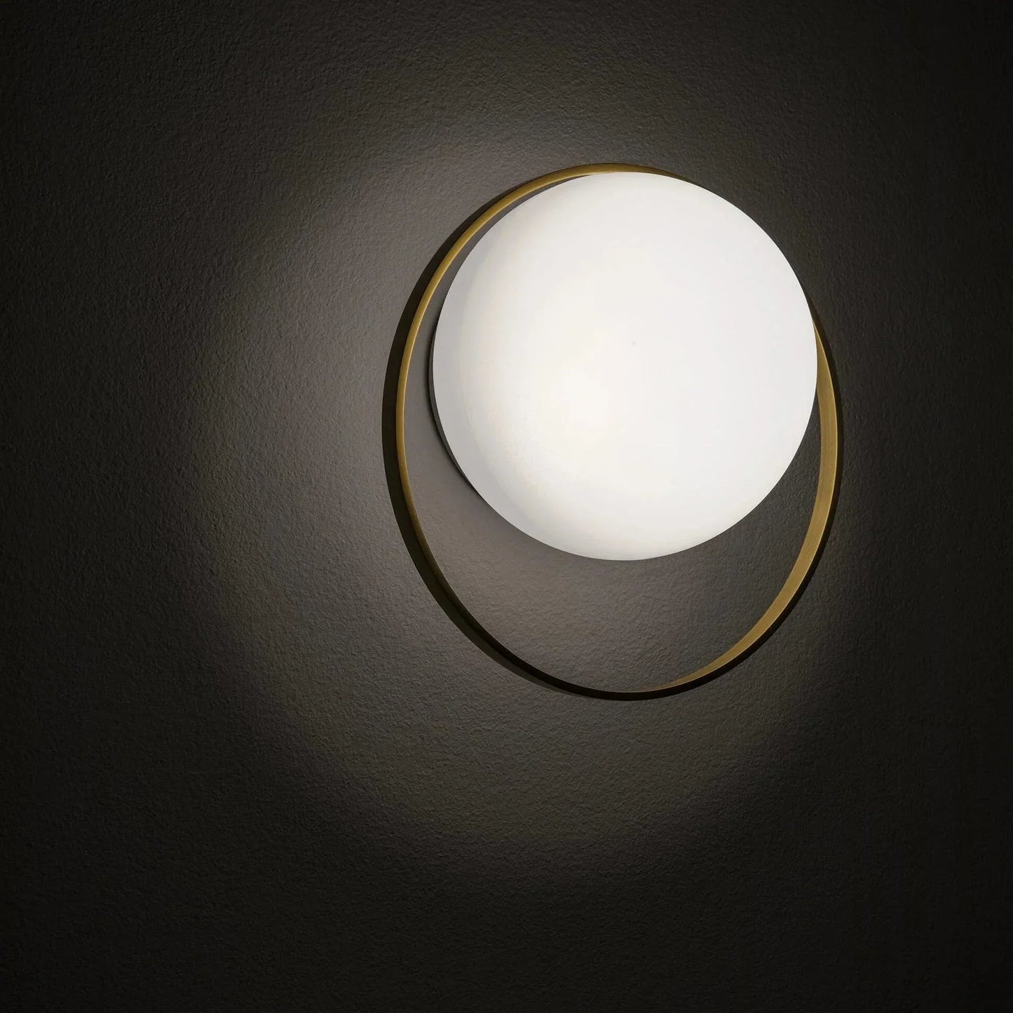 Circ Wall Light, White Glass with Gold Ring, LED, Triac Dim, IP20