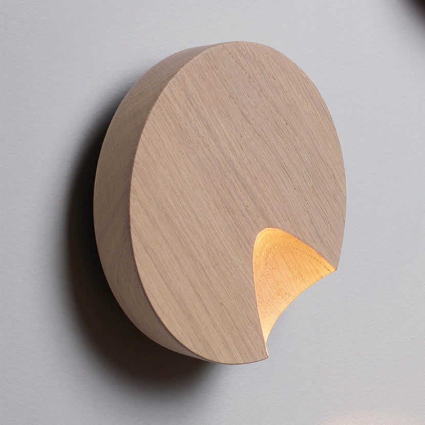 Dots Wall, Cone Beam, Directional, Adjustable, Wood White Oak, 5.75W, LED, Dim