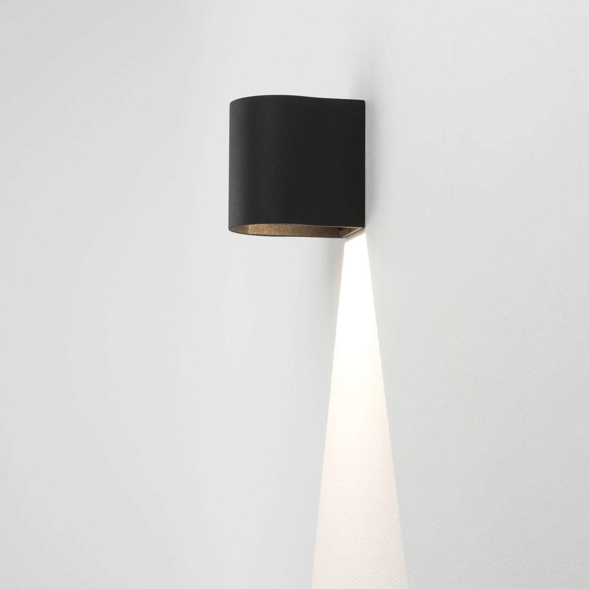 Dunbar 100, Wall Light, 1 Beam, Black, LED, On/Off, IP65