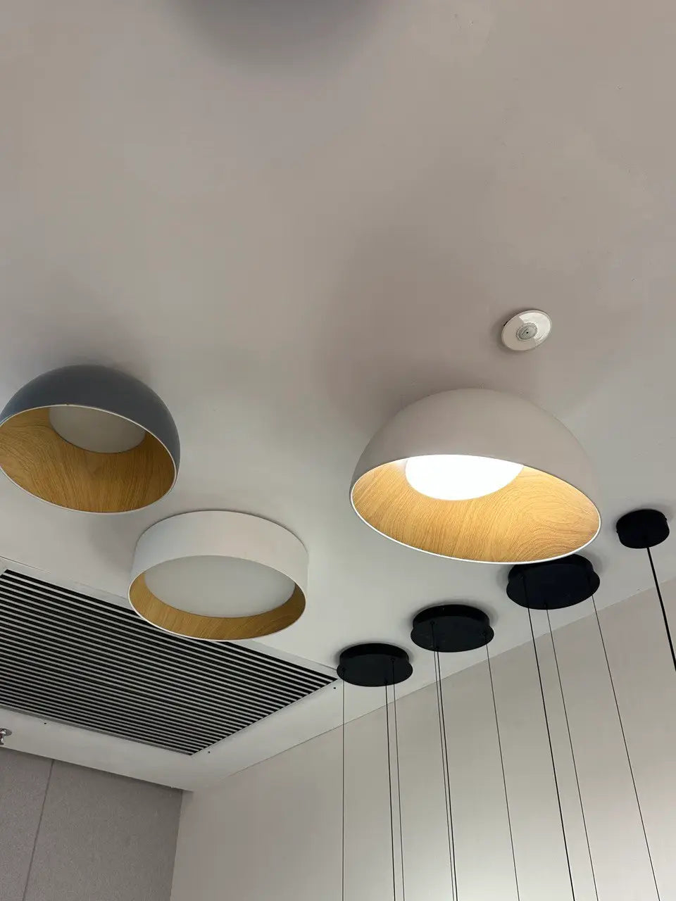 Duo Ceiling, Dome Tilted Small, 35 cm ø, White with Wood Interior, 12W, LED, Dim