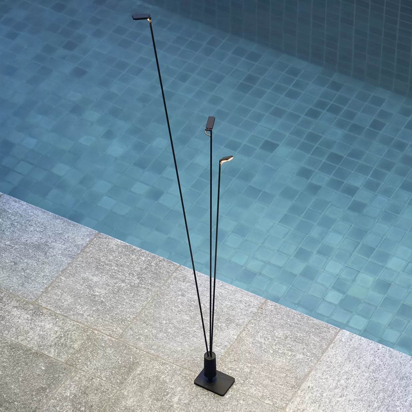 Flia Floor, Single, 120 cm H, LED, 2.5W, DALI Dim or On/Off, IP65