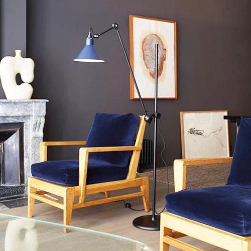 Gras-N215-Floor-Blue-with-Blue-Chairs