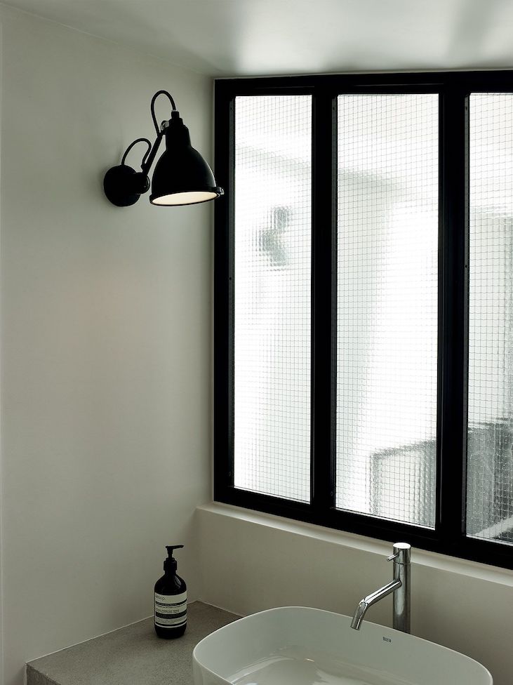 Gras-N304-IP44-Wall-Black-by-Textured-Glass