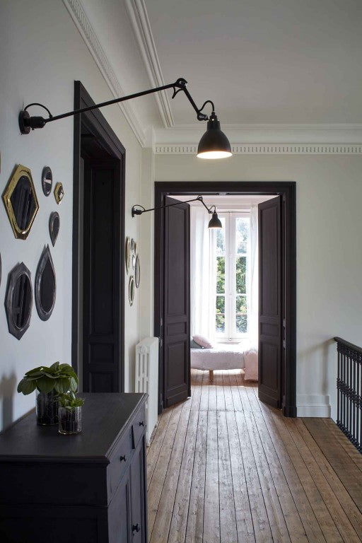 Gras-N304-L60-Wall-Black-Hallway