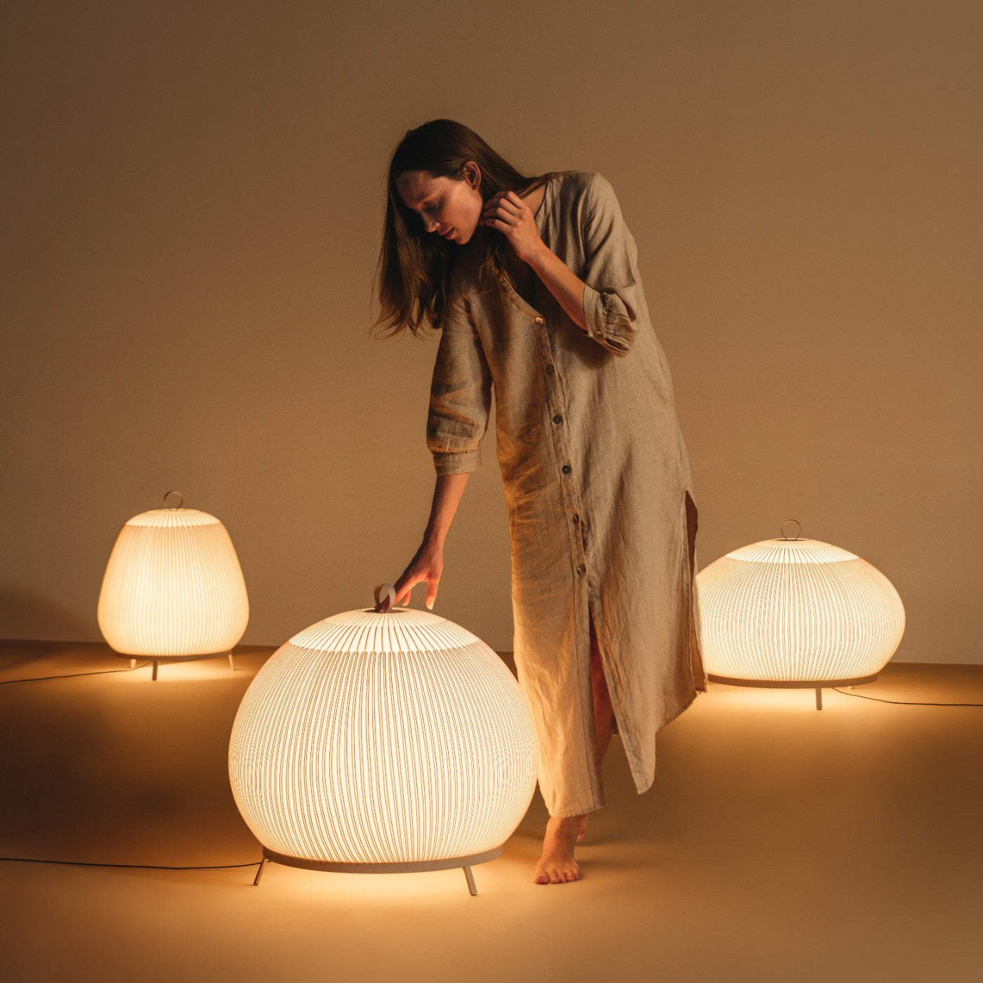 Knit Low Floor Lamp, Oval, Stretch Knit Material over Polymer Orb, 33.6W, LED, Push Dim