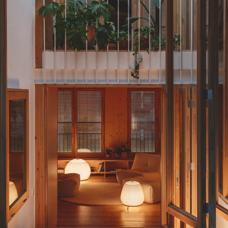 Knit Low Floor Lamp, Round, Stretch Knit Material over Polymer Orb, 33.6W, LED, Push Dim