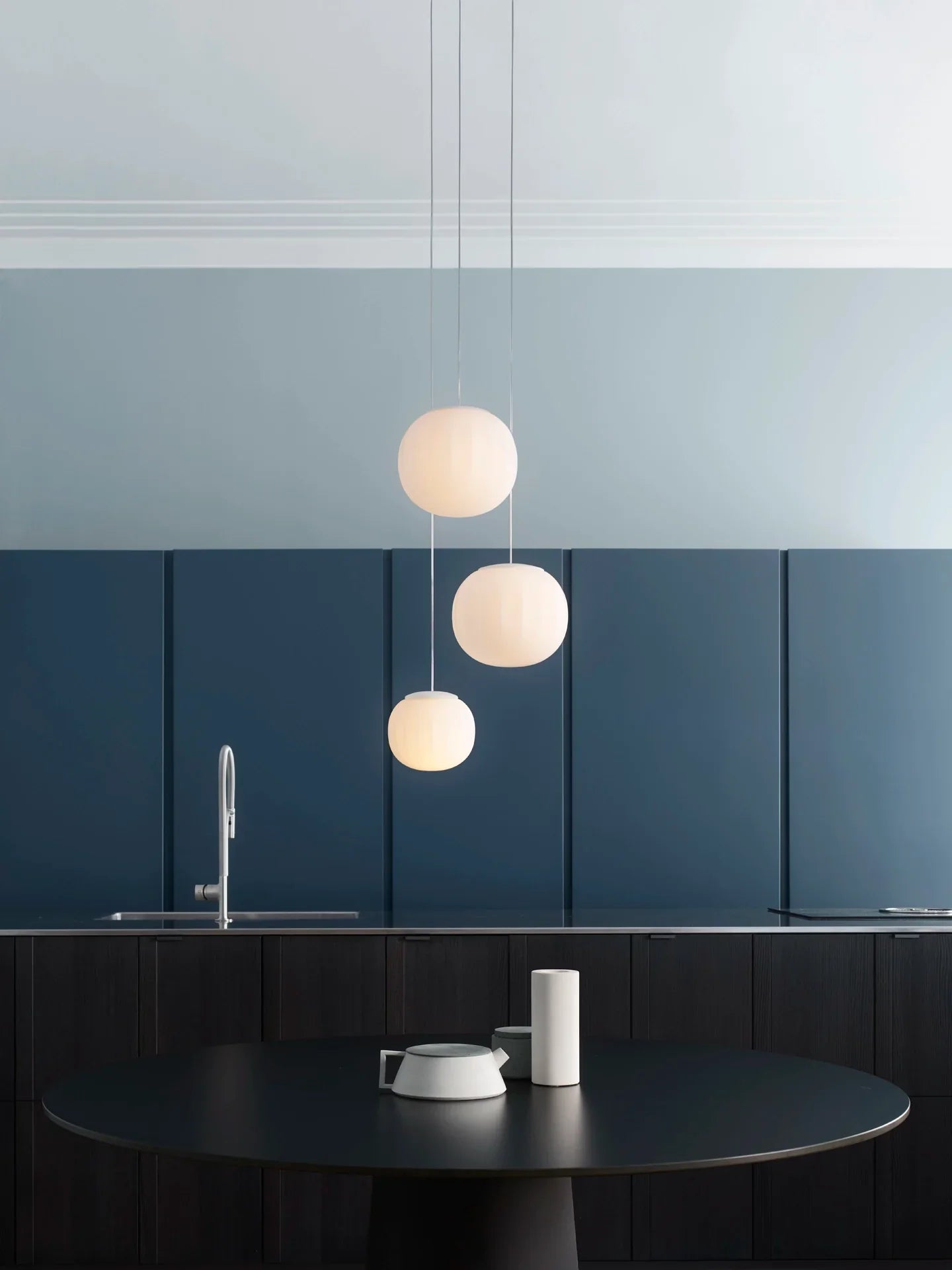 Lita Pendant, 30 cm, White Glass with Brass Cap, E27, IP20