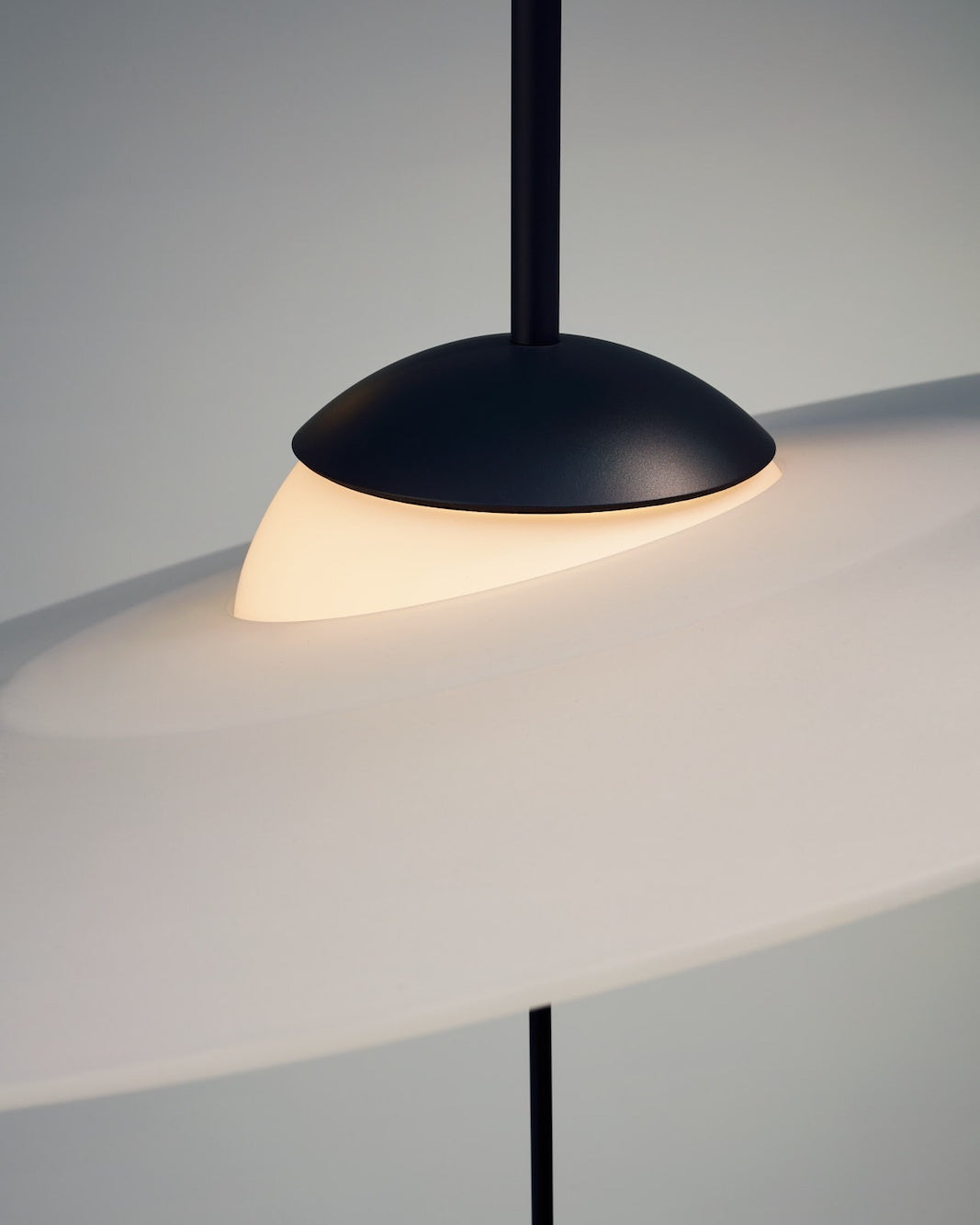 DCW Editions Mono pendant top view close up