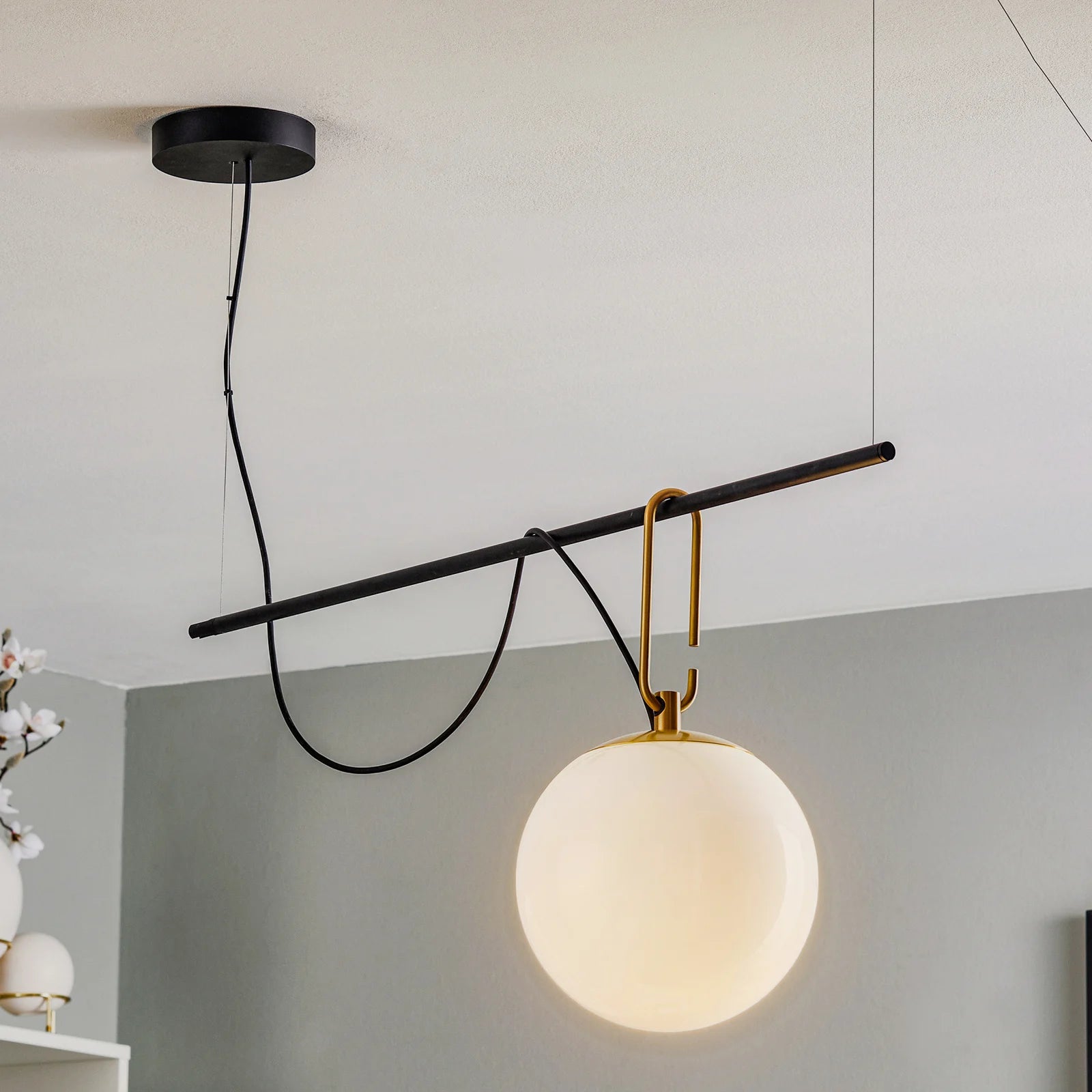 Nihm-Linear-Pendant-Single-with-Large-Globe