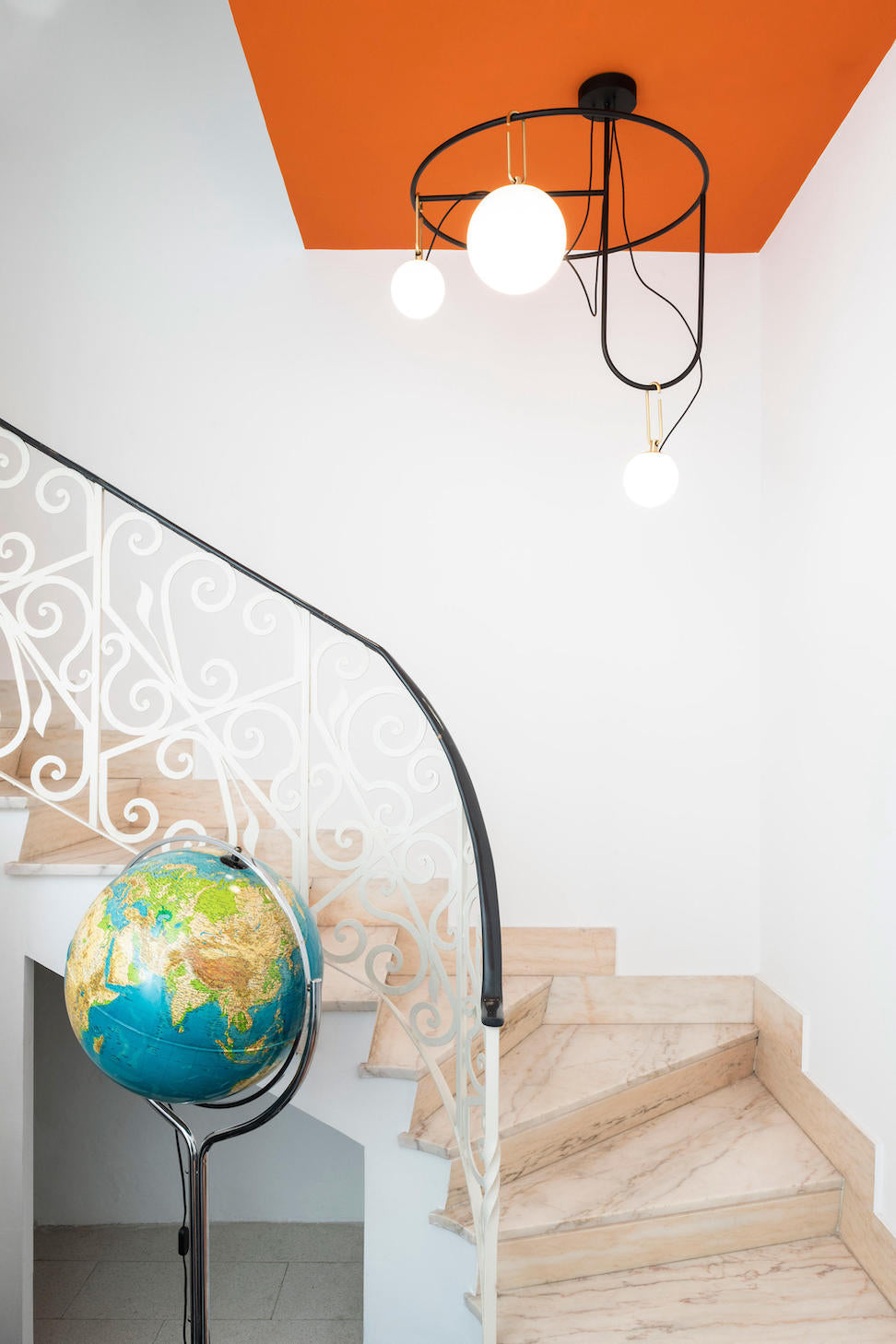 Nihm-Pendant-Round-In-Staircase