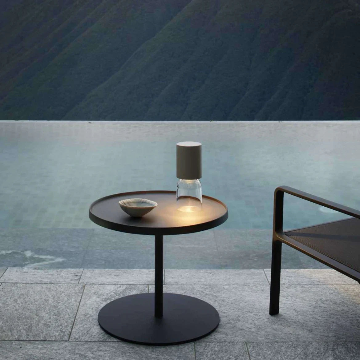 Nui Mini Wireless Table, Sand Shade, LED, Touch Dim, IP54