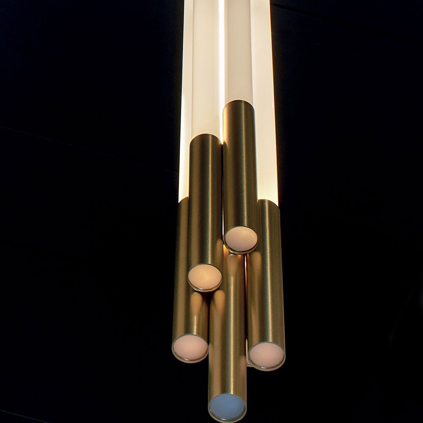 Org Pendant, Linear, Vertical, 1300 L, Gold, LED, Triac Dim, IP20