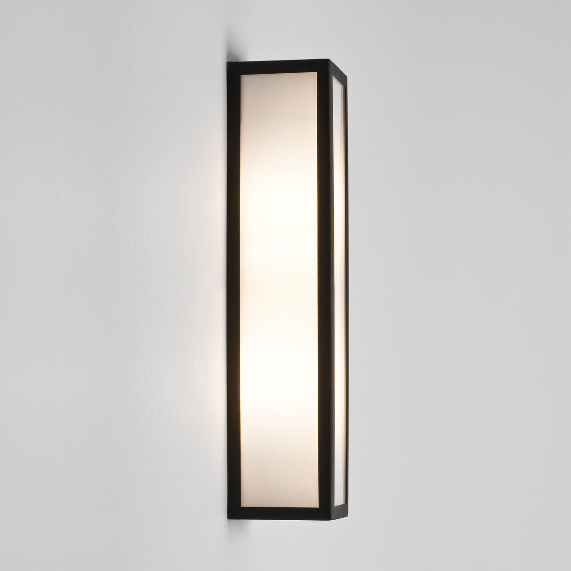 Salerno Wall Light, Black, E14, IP44