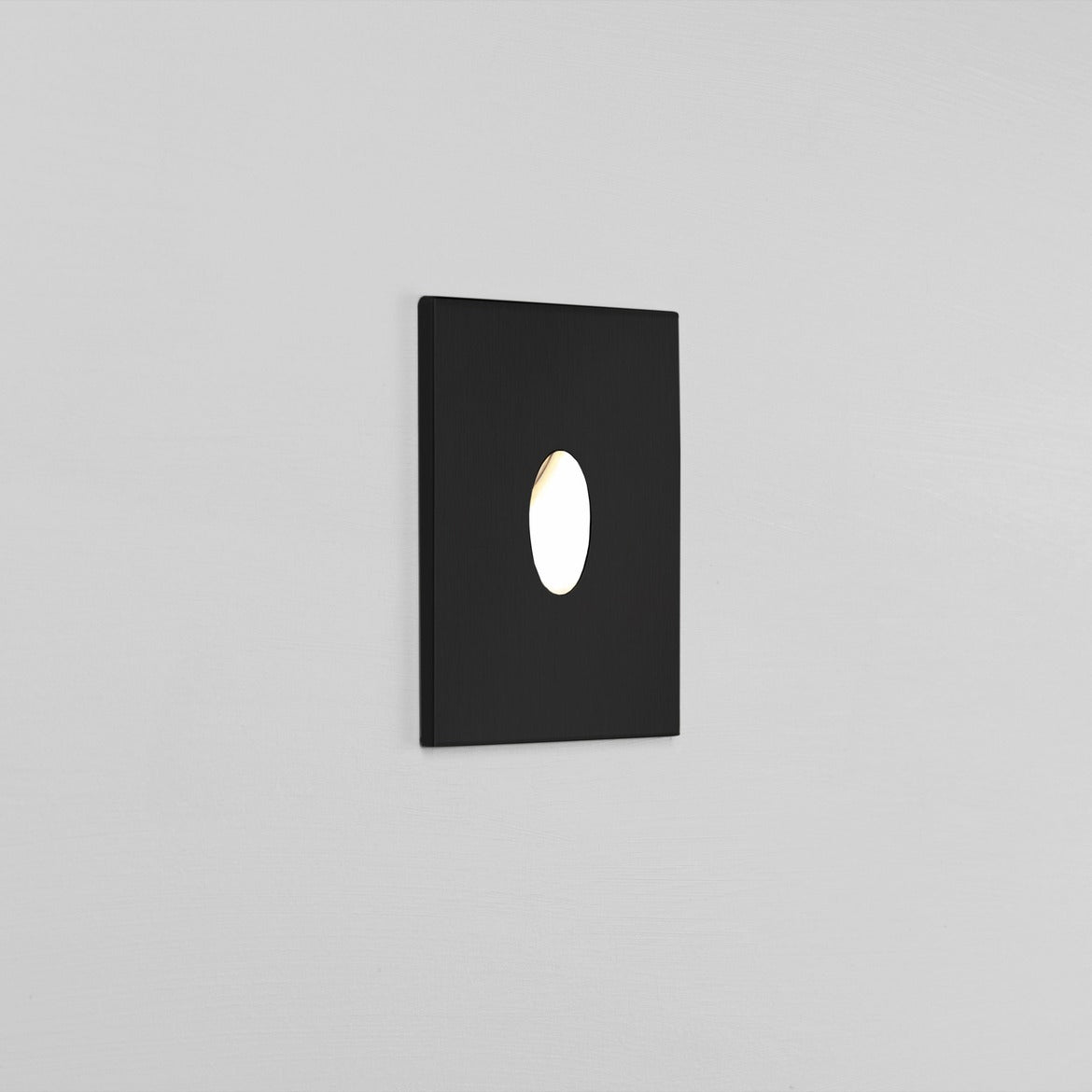 Astro Tango step light in black