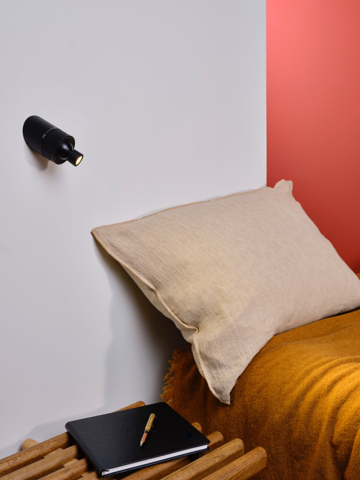 Vision 20/20 Adjustable Reading Wall, Black, LED, Plug In, On/Off, IP20