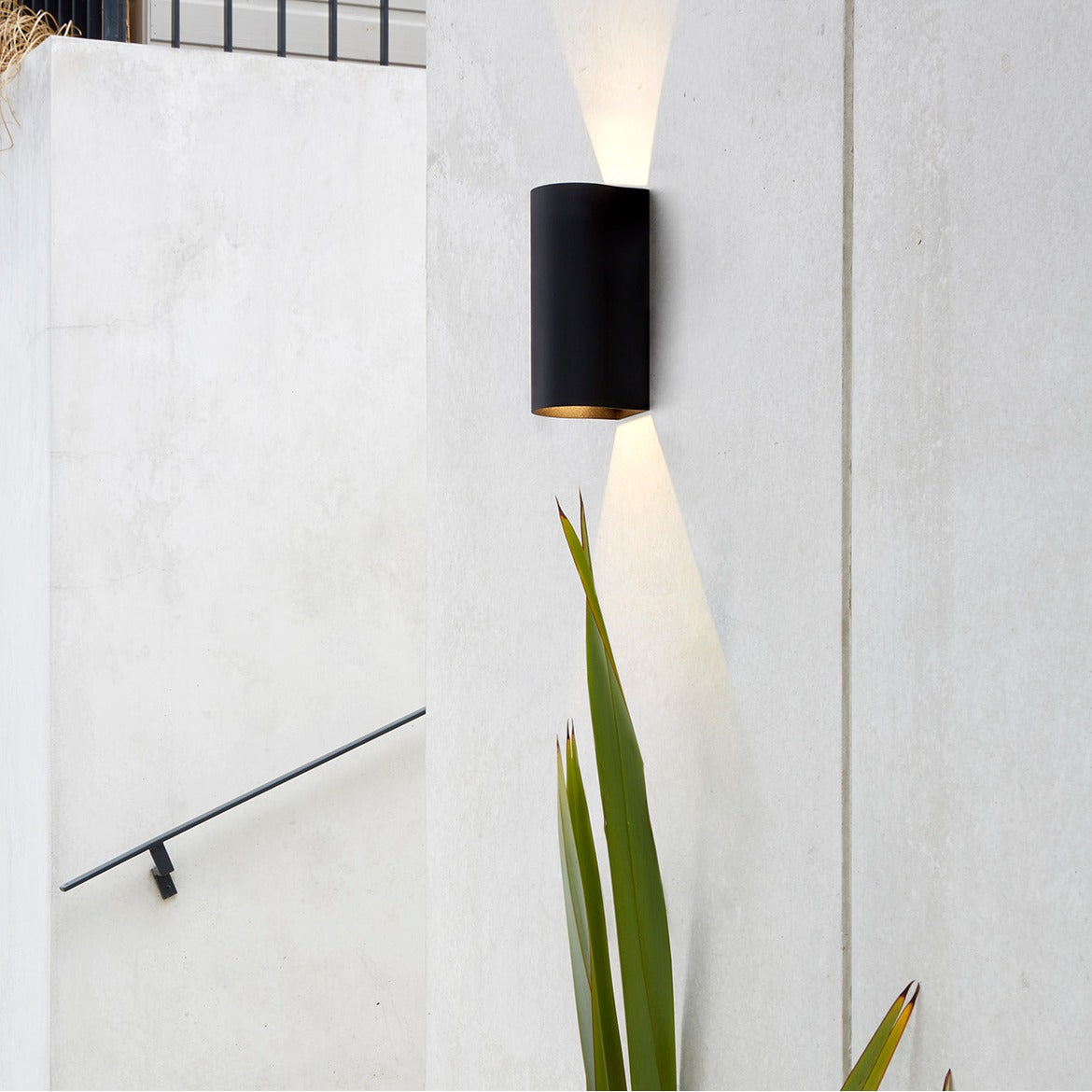 Dunbar Wall Light, Textured Black, LED, On/Off, IP65